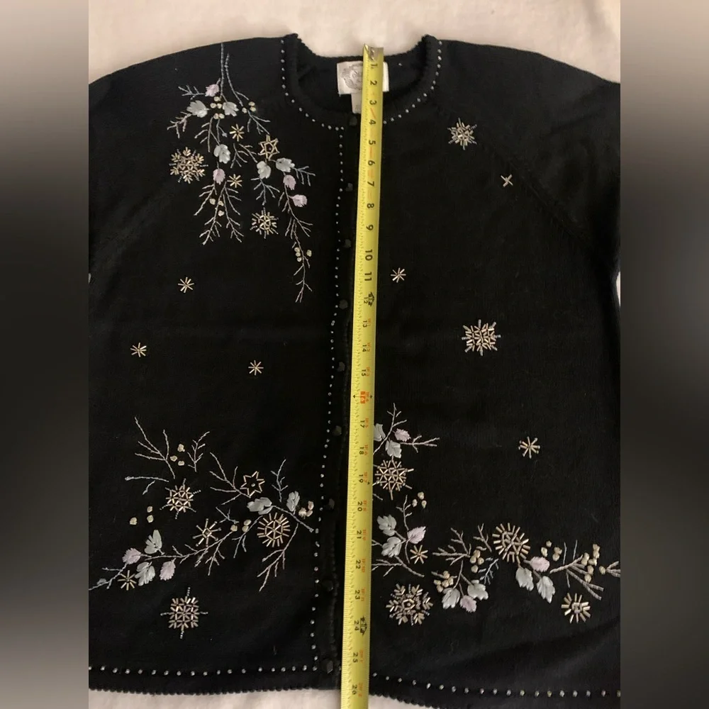 Stitches In Time NWT Black Snowflake Floral Cardigan Size L Beaded Embroidered - Picture 12 of 16